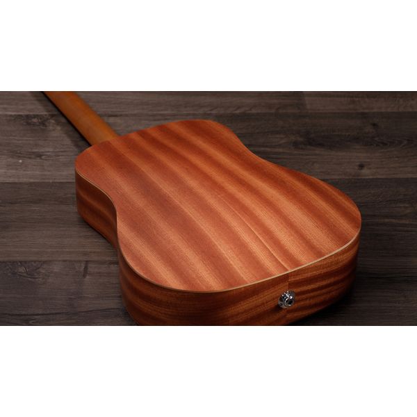 Taylor Baby Mahogany-e BT2e