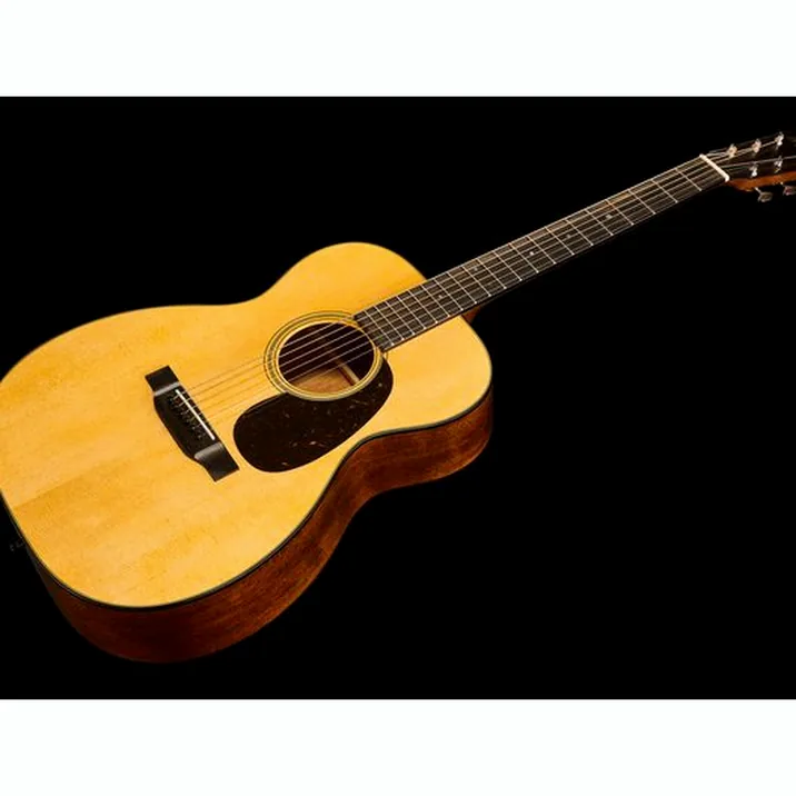 Martin Guitars 00 18