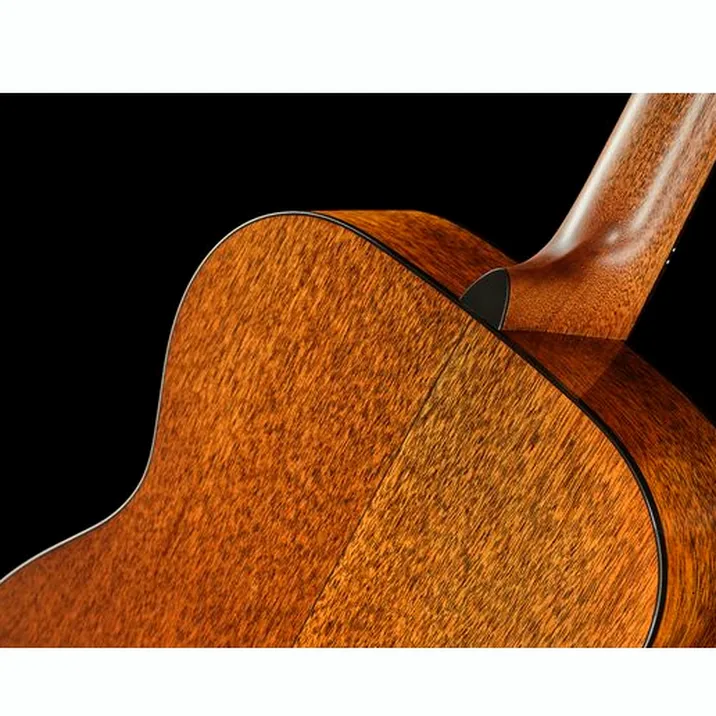 Martin Guitar 00018