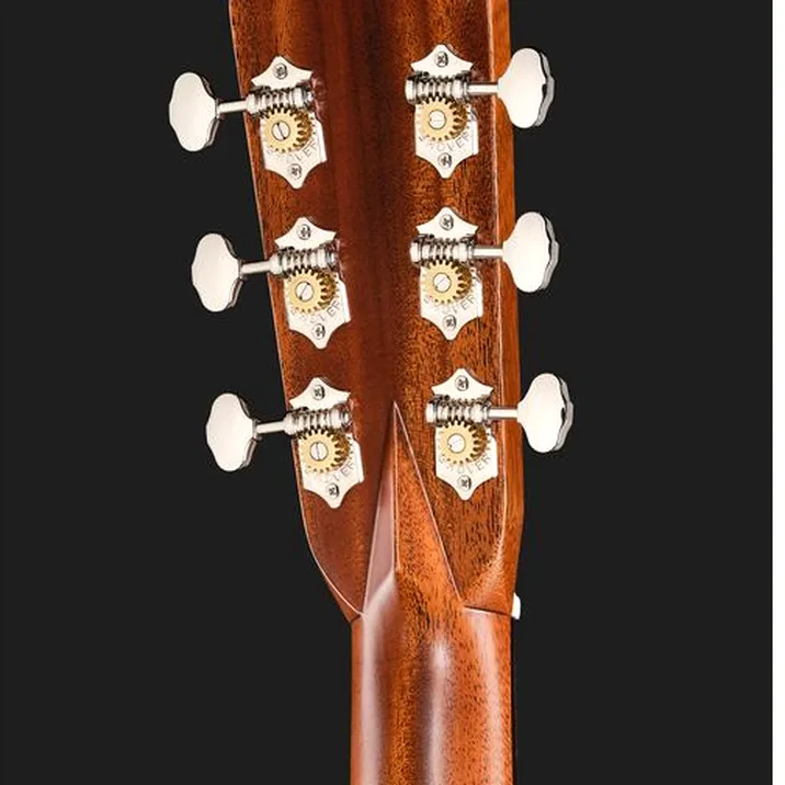 Martin Guitar 00028 Sunburst