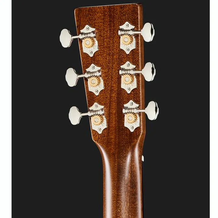Martin Guitars D 18