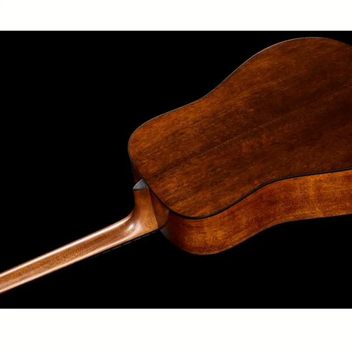 Martin Guitars D 18