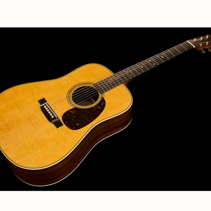 Martin Guitars D 28