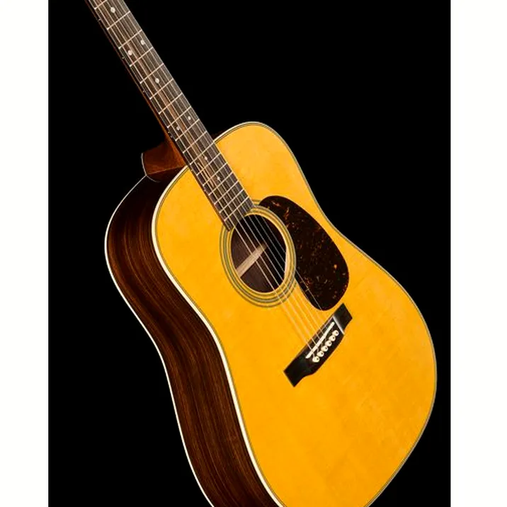 Martin Guitars D 28